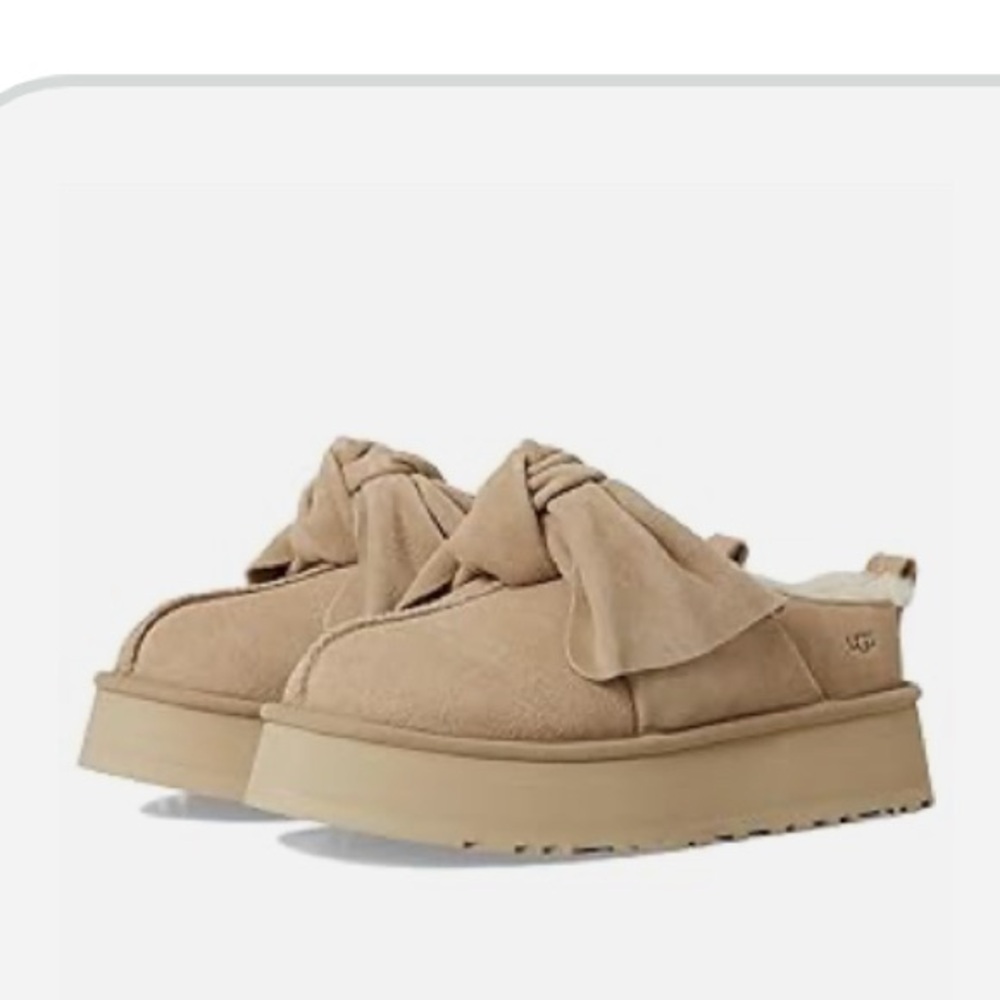 NIB UGG Women’s Platform Slip-On Bow Slippers Sand Sz 7